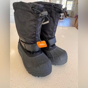 NWT Kids Columbia Snow Boots.